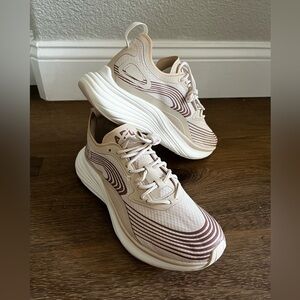 *NEW IN BOX* APL Streamline, Size 7.5 Men’s / 8.5 Women’s